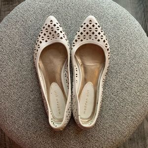 🖤 Madden Girl White Pointed Flats